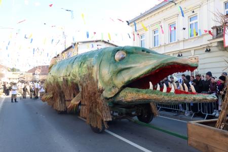 PUSTNI KARNEVAL PUSTOLETJE 70 FOTO LJUBO VUKELIČ
